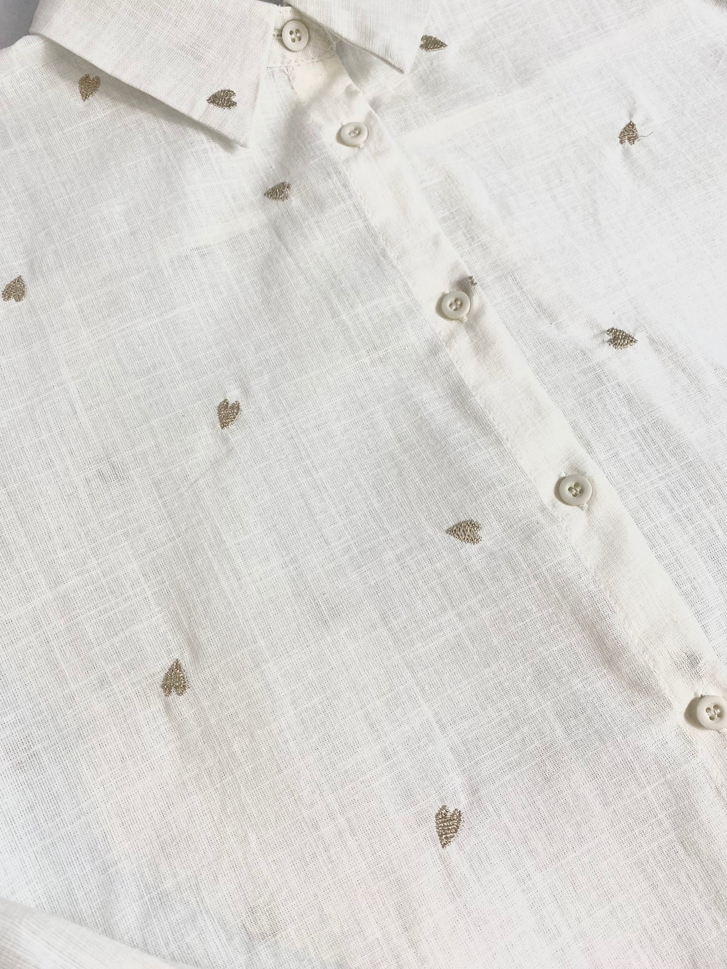 CAMISA BORDADO CORAZÓN