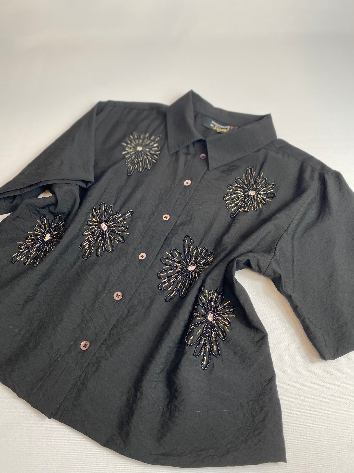 CAMISA BORDADA PIEDRAS