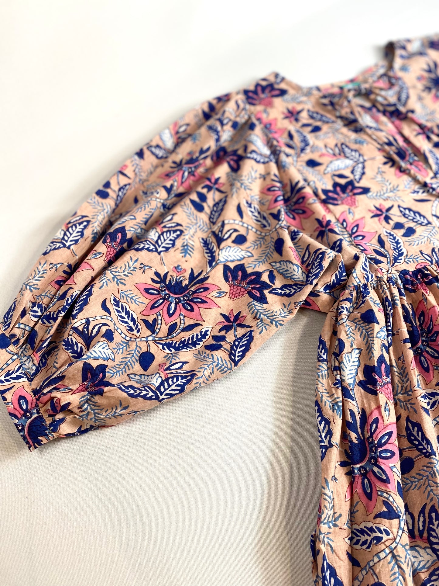 VESTIDO BLOCKPRINT MANGAS ANCHAS