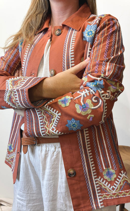 CHAQUETA BORDADA