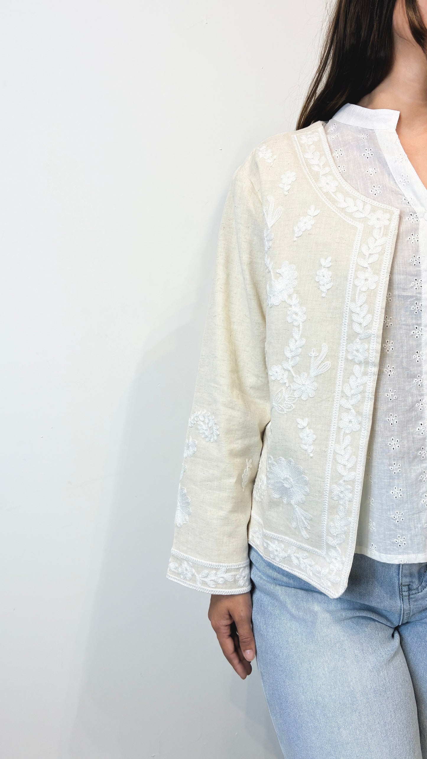 CHAQUETA BORDADA MELI