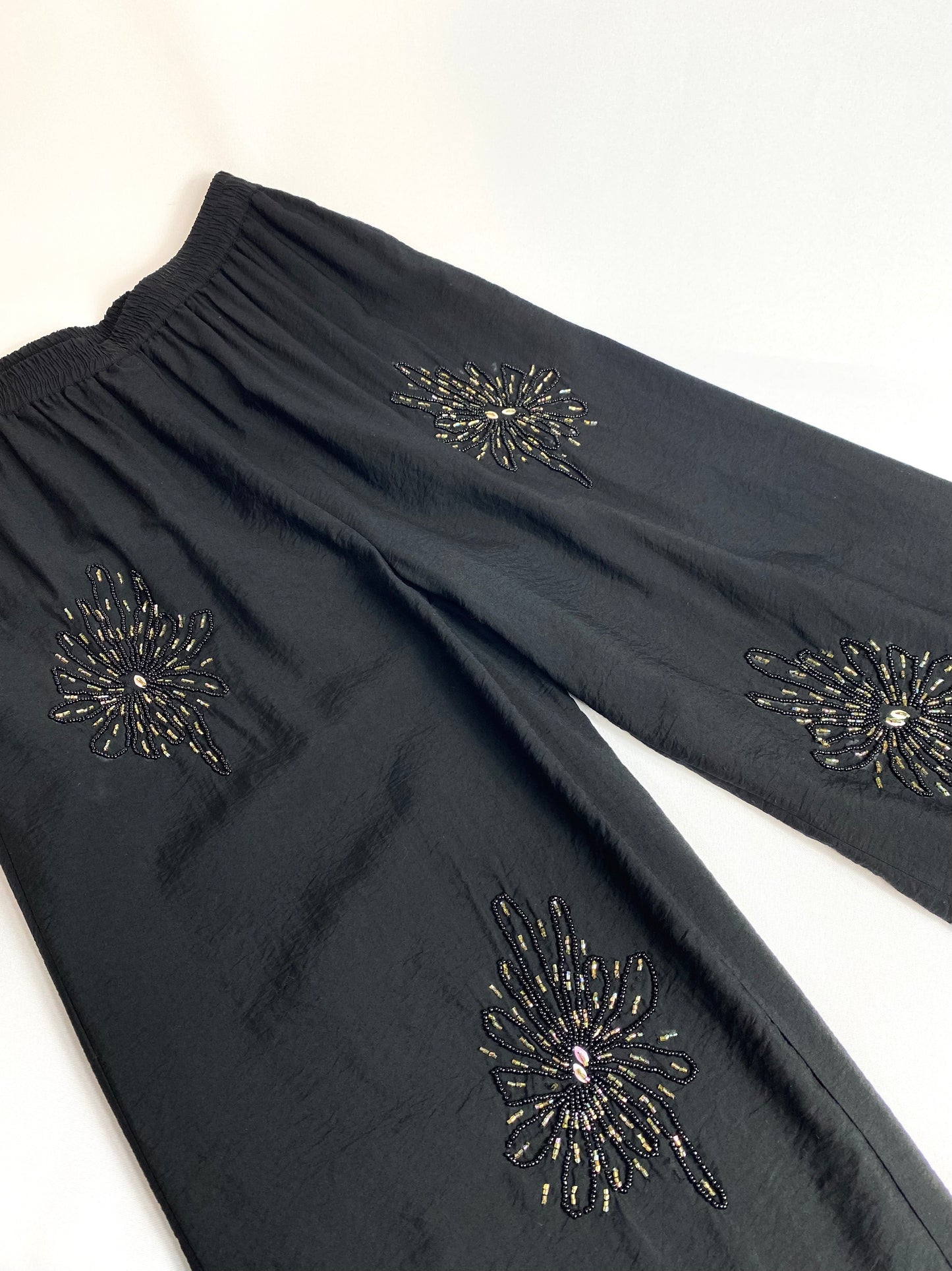PANTALÓN BORDADO PIEDRAS