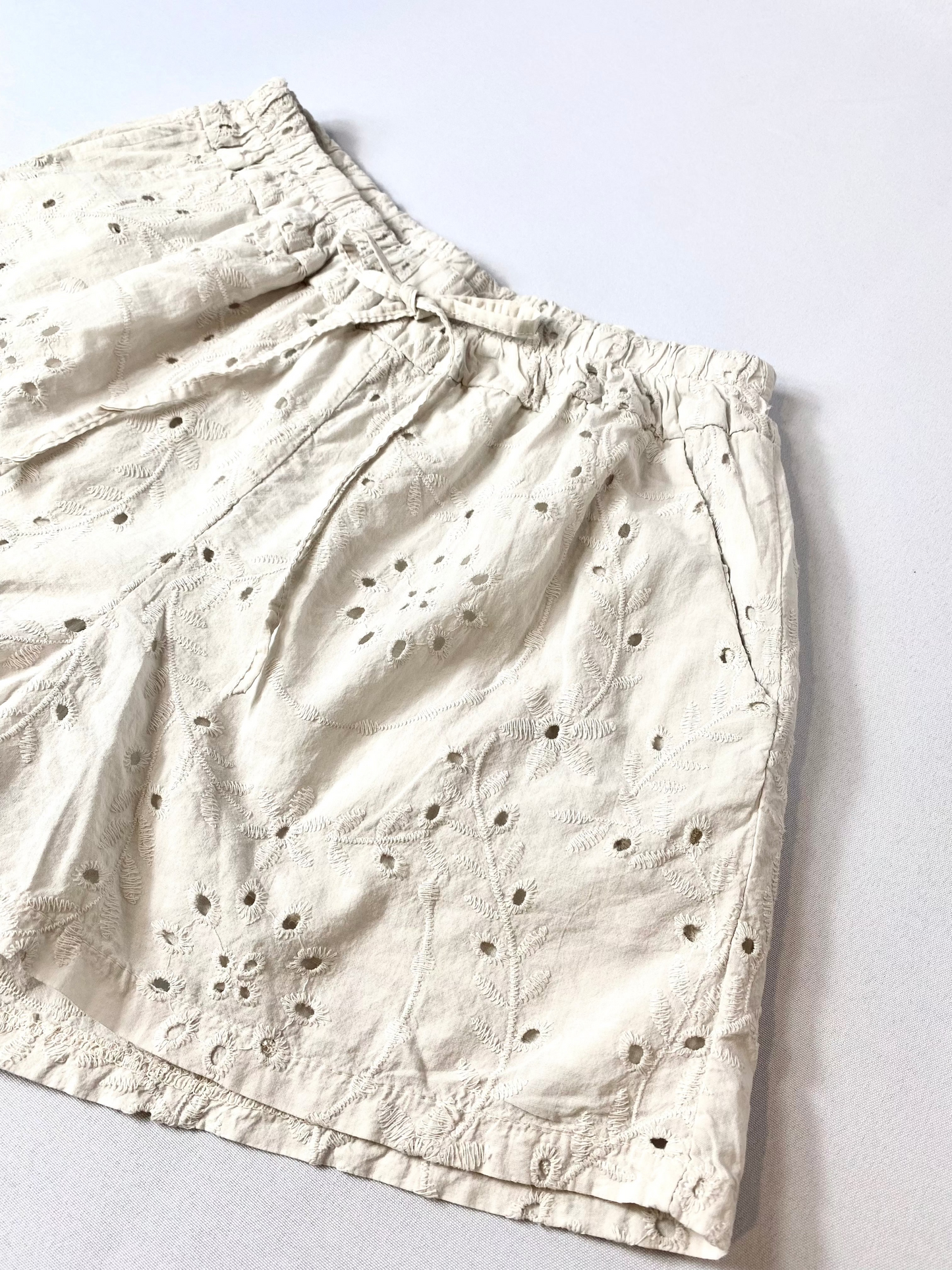 SHORT BORDADO